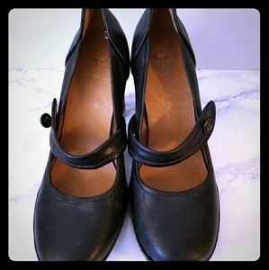 Frye  black leather Mary Jane black heels sz 10